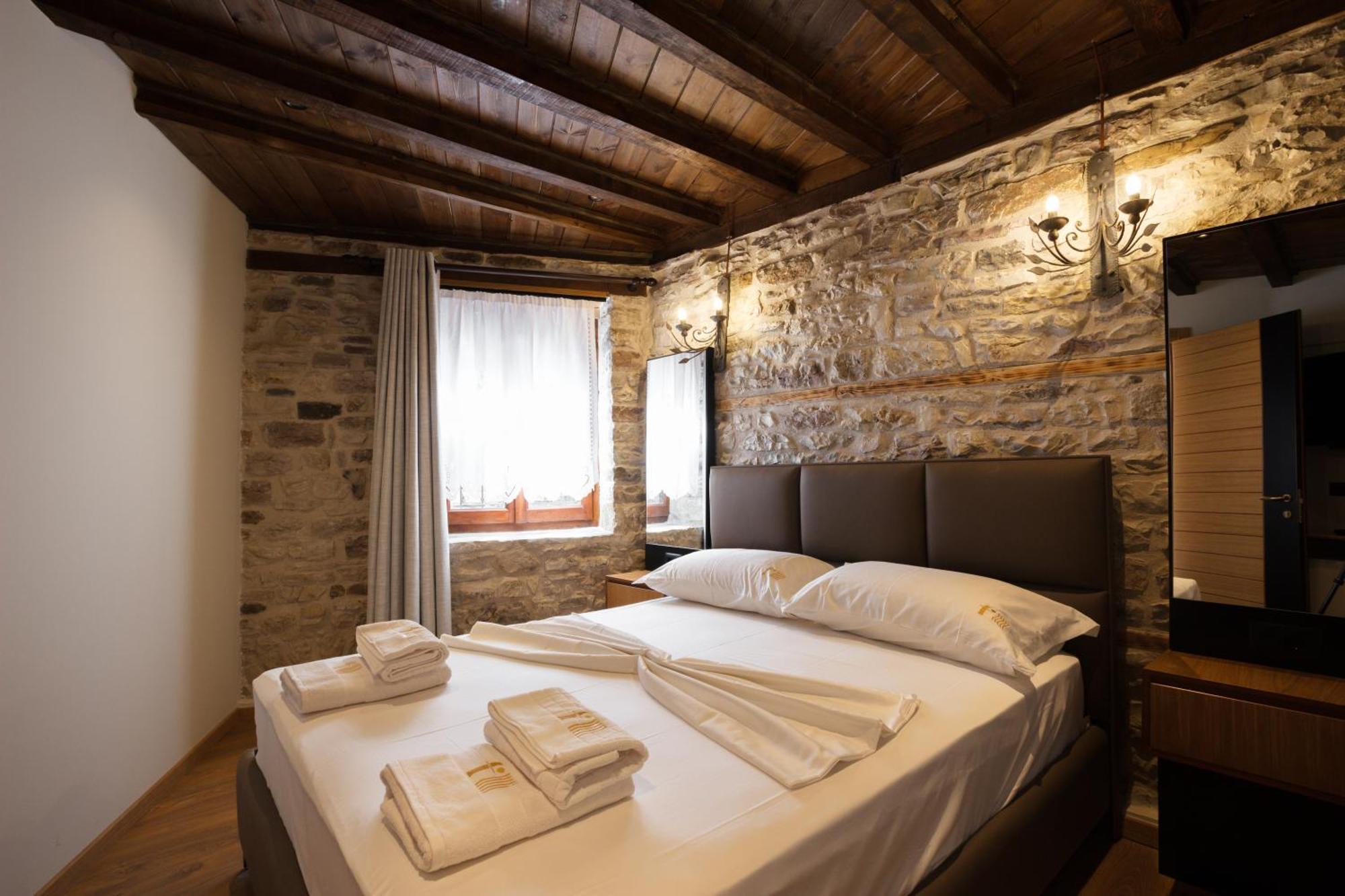 Furra Hotel Gjirokastër Buitenkant foto