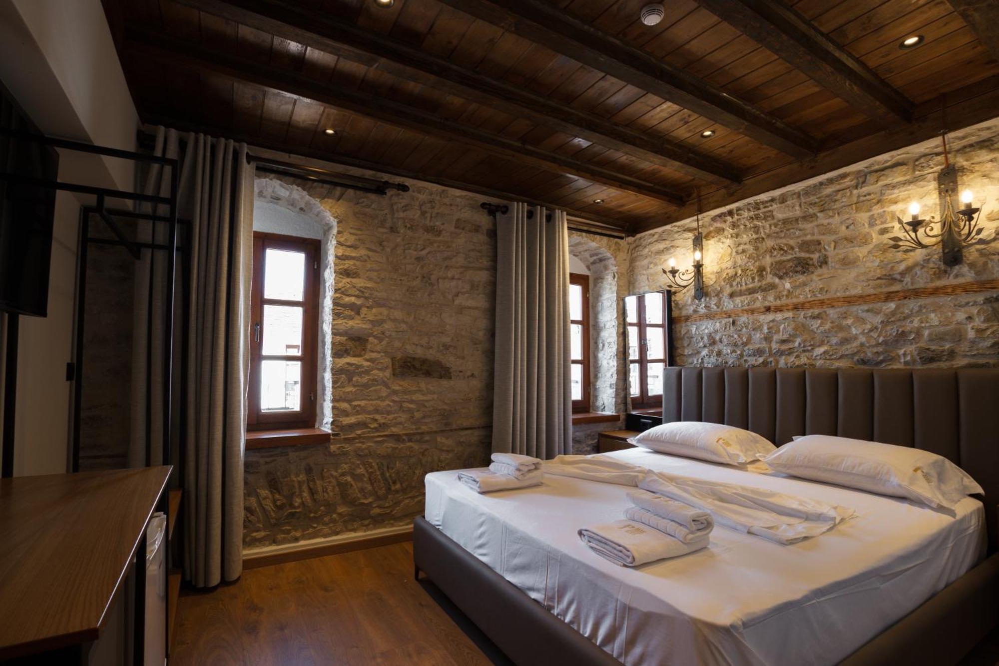 Furra Hotel Gjirokastër Buitenkant foto