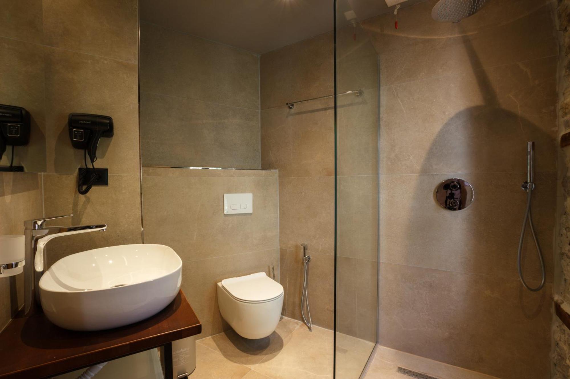 Furra Hotel Gjirokastër Buitenkant foto